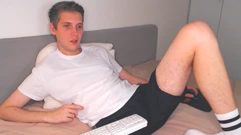 Snapshot of oliver_hort chatting on September 21, 5:58 pm Oliver online show from September 21, 5:58 pm