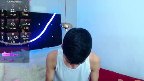 Snapshot of oliver_king_sex chatting on December 6, 5:33 pm Oliver  Smith online show from December 6, 5:33 pm