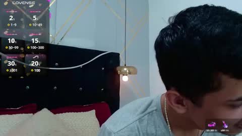 Snapshot of oliver_king_sex chatting on December 29, 5:44 pm Oliver  Smith online show from December 29, 5:44 pm