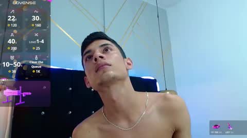 Snapshot of oliver_king_sex chatting on December 30, 8:36 pm Oliver  Smith online show from December 30, 8:36 pm