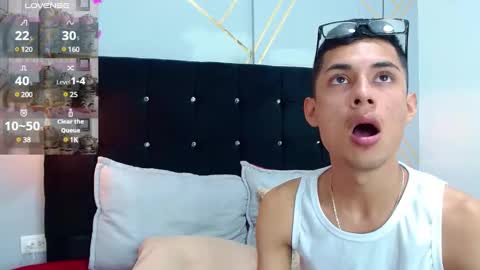 Snapshot of oliver_king_sex chatting on January 16, 5:44 pm Oliver  Smith online show from January 16, 5:44 pm