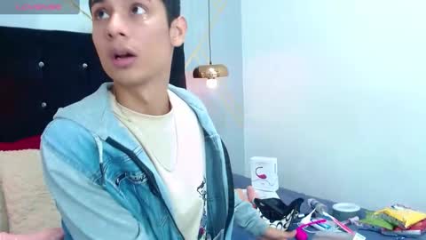 Snapshot of oliver_king_sex chatting on February 10, 5:52 pm Oliver  Smith online show from February 10, 5:52 pm