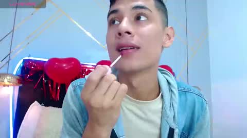 Snapshot of oliver_king_sex chatting on February 15, 5:50 pm Oliver  Smith online show from February 15, 5:50 pm