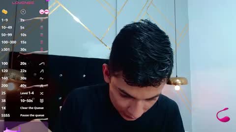 Snapshot of oliver_king_sex chatting on March 1, 9:15 pm Oliver  Smith online show from March 1, 9:15 pm