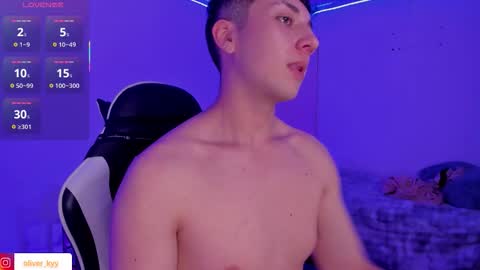 oliveeer online show from March 14, 8:20 am