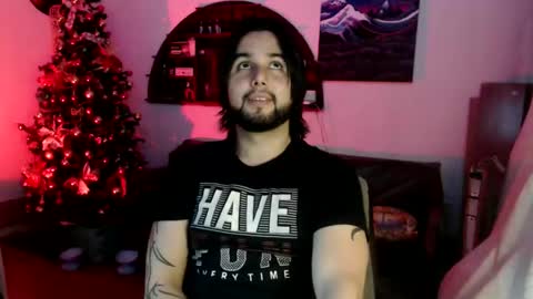 Snapshot of oliver_laid_2023 chatting on December 20, 6:09 am oliver_laid_2023 online show from December 20, 6:09 am