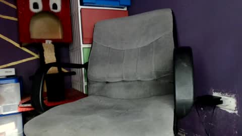 oliver_laid_2023 online show from August 9, 3:23 am
