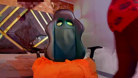 OLIVER LAURENT online show from April 6, 11:16 pm