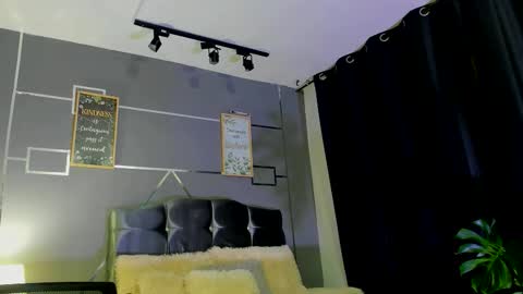 oliver mr  online show from November 24, 8:30 pm