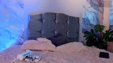 oliver mr  online show from March 28, 9:14 pm