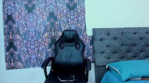 Snapshot of oliver_smith_2 chatting on March 2, 3:27 pm oliver_smith_2 online show from March 2, 3:27 pm