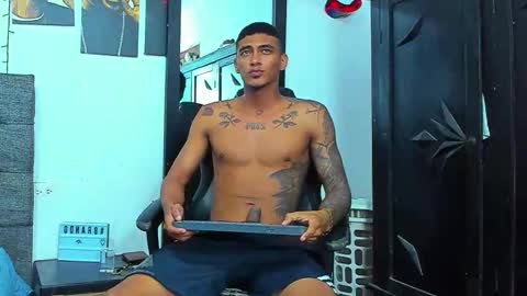 oliver_smith_2 online show from December 2, 11:45 pm