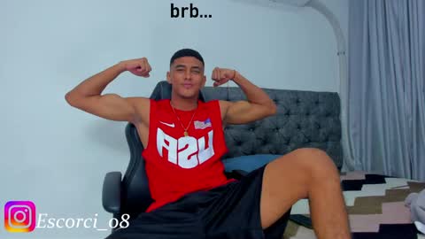 oliver_smith_2 online show from April 30, 3:51 pm