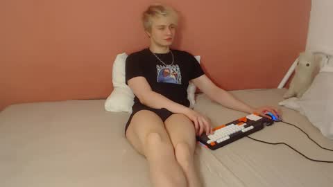 Oliver online show from April 25, 1:19 am