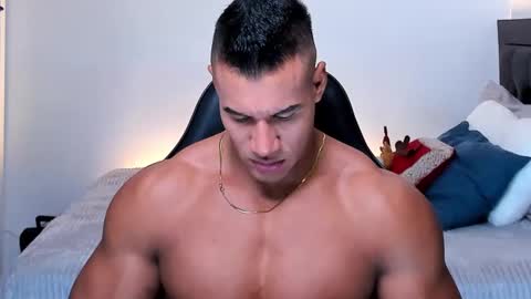 oliver_tommy online show from September 20, 1:39 am