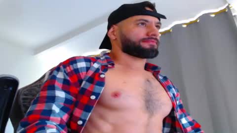 Snapshot of oliverdrew1 chatting on October 12, 5:45 pm oliver online show from October 12, 5:45 pm