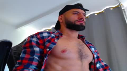 Snapshot of oliverdrew1 chatting on October 13, 5:02 pm oliver online show from October 13, 5:02 pm