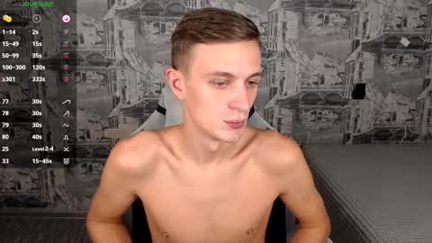 Snapshot of oliverfresh chatting on September 24, 9:12 am Oliver online show from September 24, 9:12 am