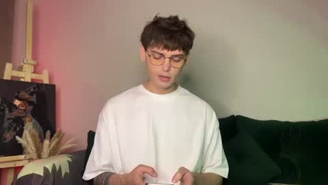 Snapshot of oliverlawrence chatting on June 18, 9:52 pm oliverlawrence online show from June 18, 9:52 pm