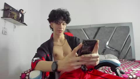 oliverthompson_01 online show from March 6, 3:13 am