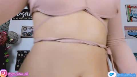 Snapshot of olivia22love chatting on September 15, 1:00 pm ..................................... 500 am- 1200 pm GMT-5 online show from September 15, 1:00 pm