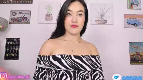 Snapshot of olivia22love chatting on October 1, 12:44 pm ..................................... 500 am- 1200 pm GMT-5 online show from October 1, 12:44 pm