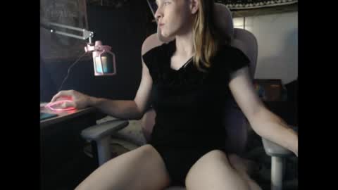 StonerBratOlivia online show from April 7, 2:56 am
