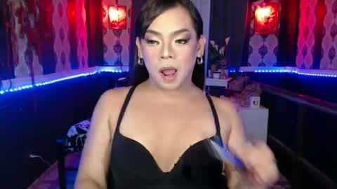 Snapshot of olivia_barda chatting on October 13, 8:36 am OLIVIA online show from October 13, 8:36 am