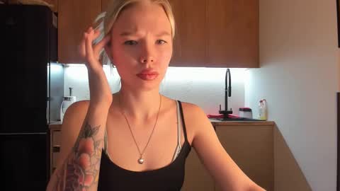 Olivia 3 online show from December 29, 9:30 pm