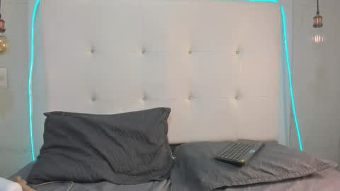  olivia  online show from December 1, 7:41 pm