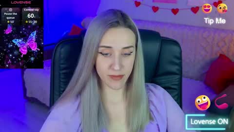 Snapshot of olivia_daze chatting on September 28, 8:25 pm olivia_daze online show from September 28, 8:25 pm