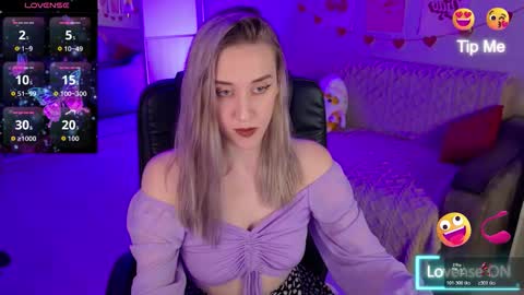 Snapshot of olivia_daze chatting on October 24, 7:32 pm olivia_daze online show from October 24, 7:32 pm