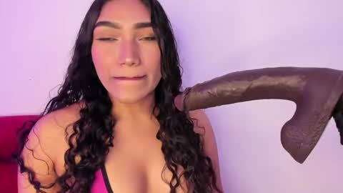 Snapshot of olivia_fx chatting on July 25, 7:44 pm Maria online show from July 25, 7:44 pm