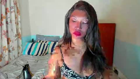 OLIVIA online show from February 10, 1:01 pm