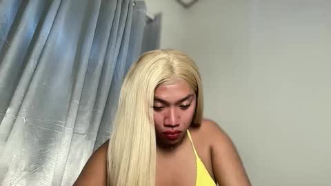 OLIVIA online show from February 11, 2:02 pm