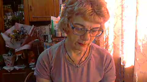 Olivia Mia online show from March 29, 12:27 pm