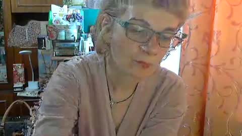 Olivia Mia online show from April 17, 10:18 am