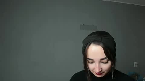 Olivia online show from December 14, 1:38 pm