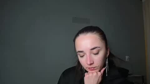 Olivia online show from April 20, 7:59 pm