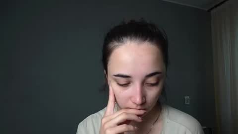 Snapshot of olivia_oliv chatting on May 13, 10:34 am Olivia online show from May 13, 10:34 am