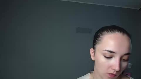 Snapshot of olivia_oliv chatting on June 10, 4:06 pm Olivia online show from June 10, 4:06 pm