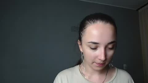 Snapshot of olivia_oliv chatting on June 12, 2:05 pm Olivia online show from June 12, 2:05 pm