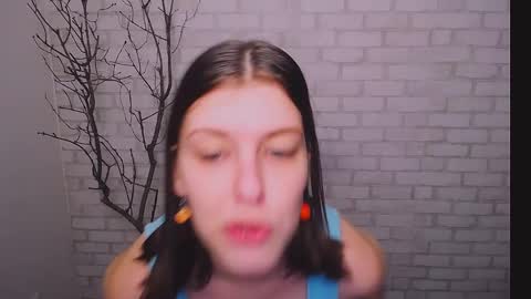 Snapshot of olivia_red_ chatting on January 24, 10:43 am Olivia online show from January 24, 10:43 am