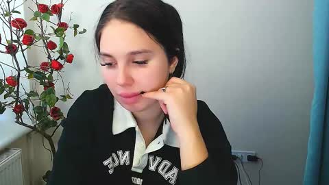 Snapshot of olivia_red_ chatting on October 3, 4:20 am Olivia online show from October 3, 4:20 am