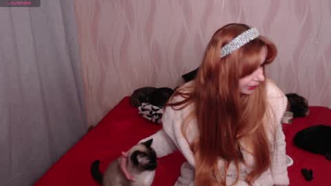 Snapshot of olivia_redd chatting on December 5, 12:52 am Olivia online show from December 5, 12:52 am