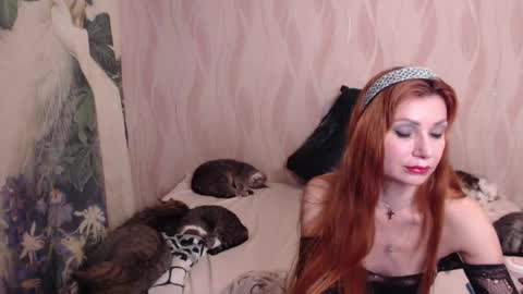 Snapshot of olivia_redd chatting on February 19, 2:55 am Olivia online show from February 19, 2:55 am