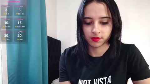 Snapshot of olivia_rousse chatting on June 29, 1:44 pm online show from June 29, 1:44 pm