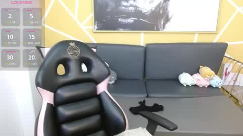 Snapshot of olivia_russo chatting on June 5, 8:58 pm Olivia online show from June 5, 8:58 pm