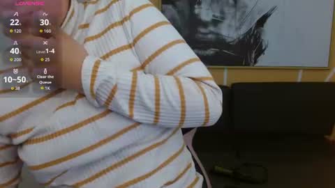 Snapshot of olivia_russo chatting on June 14, 1:02 pm Olivia online show from June 14, 1:02 pm
