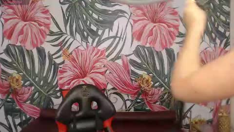 Snapshot of olivia_russo chatting on June 15, 1:13 pm Olivia online show from June 15, 1:13 pm